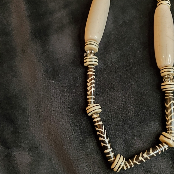 Chico's zebra necklace earrings set - Picture 2 of 12